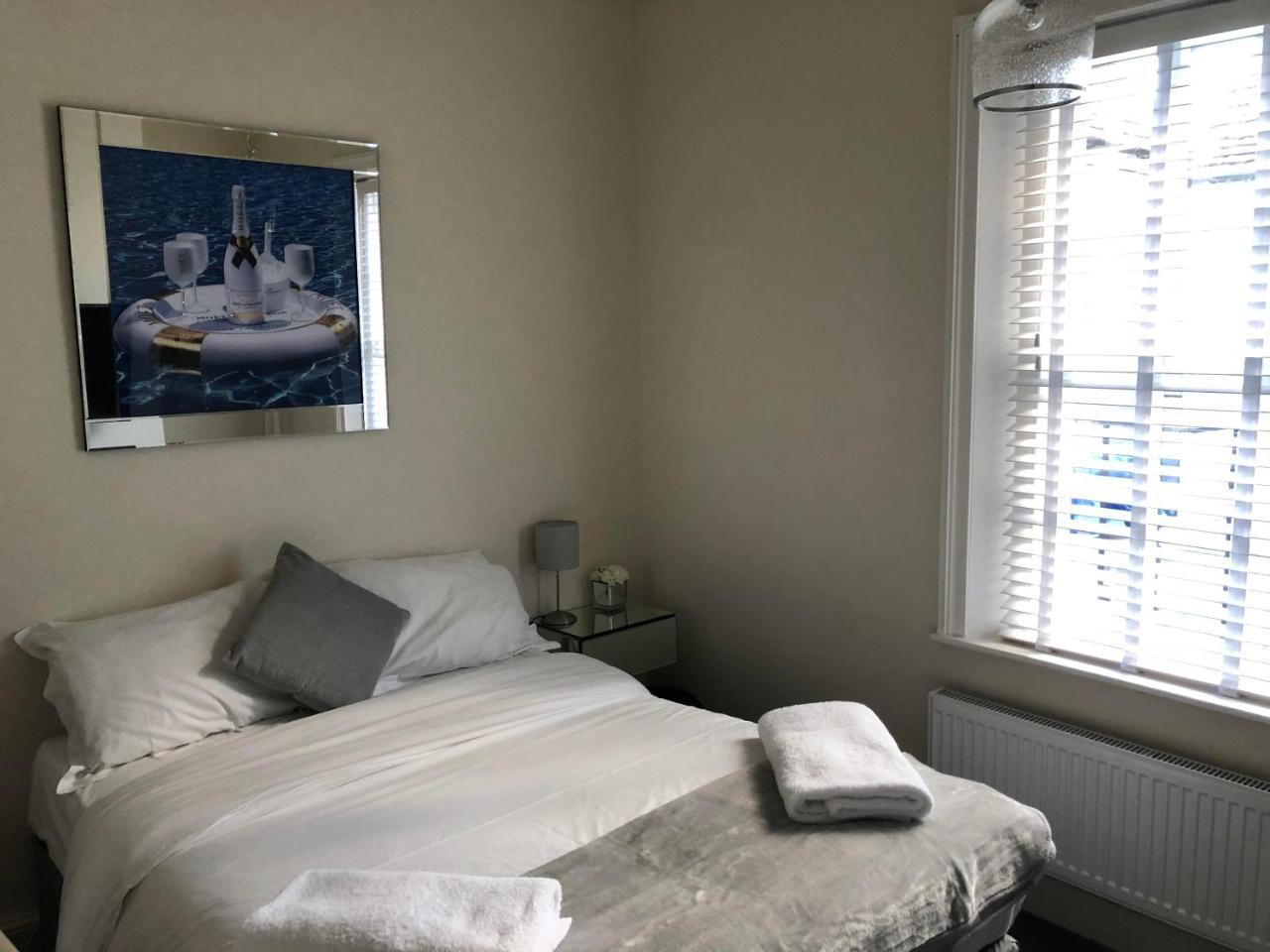 Saffron Suite And Kitchen 萨弗伦沃尔登 外观 照片